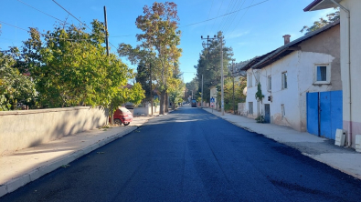 SICAK ASFALT TADİLAT VE YENİLEME ÇALIŞMALARIMIZ KIR MAHALLESİ VE ECE CADDESİNDE DEVAM ETMEKTEDİR