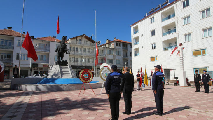 ATATÜRK ANITINA ÇELENK SUNMA TÖRENİ GERÇEKLEŞTİRİLDİ